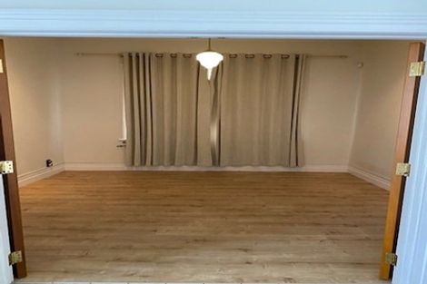 Photo of property in 33 Glencoe Road, Browns Bay, Auckland, 0630