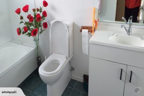 Photo of property in 2b Sunhaven Drive, Newlands, Wellington, 6037