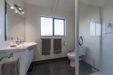 Photo of property in 4 Oak Avenue, Nawton, Hamilton, 3200