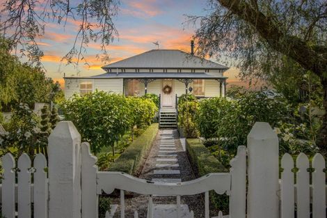 Photo of property in 12 Farndon Road, Clive, 4102