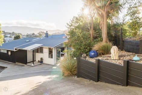 Photo of property in 52 Black Rock Road, Newlands, Wellington, 6037