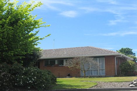 Photo of property in 98c Lake Terrace Road, Burwood, Christchurch, 8061