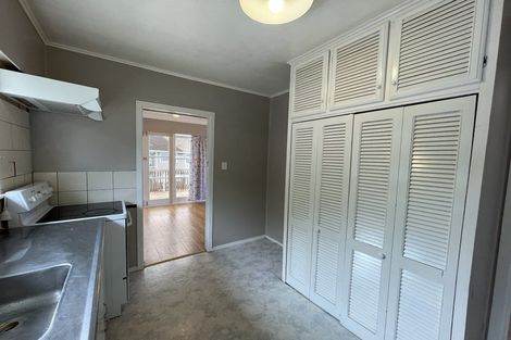 Photo of property in 117 Forrest Hill Road, Forrest Hill, Auckland, 0620