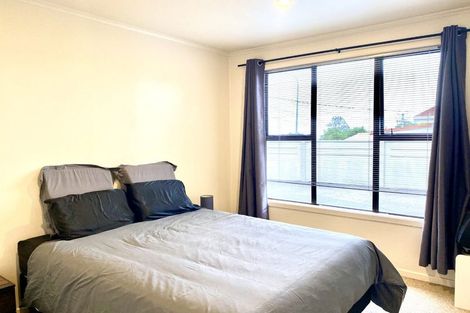 Photo of property in 473 East Coast Road, Murrays Bay, Auckland, 0630