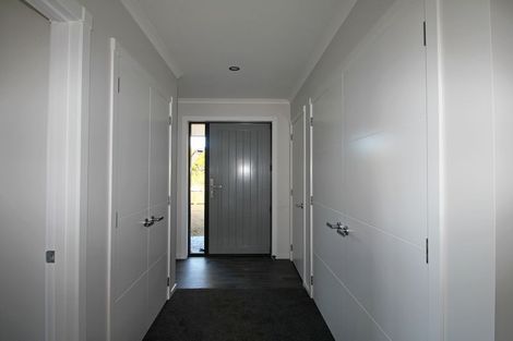 Photo of property in 2 Hollys Lane, Weston, Oamaru, 9401
