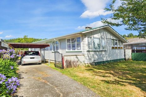 Photo of property in 40 Oregon Drive, Maoribank, Upper Hutt, 5018
