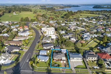 Photo of property in 60 Torkar Road, Clarks Beach, 2122