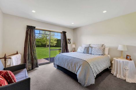 Photo of property in 27 Pohutukawa Drive, Levin, 5571