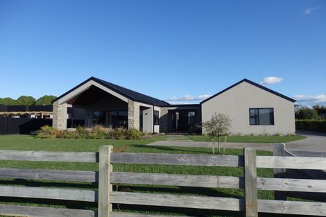 Photo of property in 5 Alan Livingston Drive, Cambridge, 3434