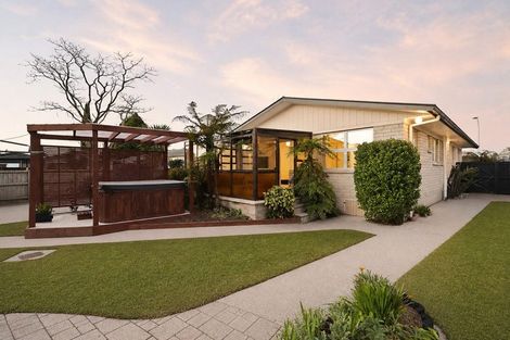 Photo of property in 19 Clematis Avenue, Pukete, Hamilton, 3200