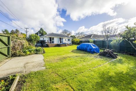 Photo of property in 2 Orakau Road, Mangere East, Auckland, 2024