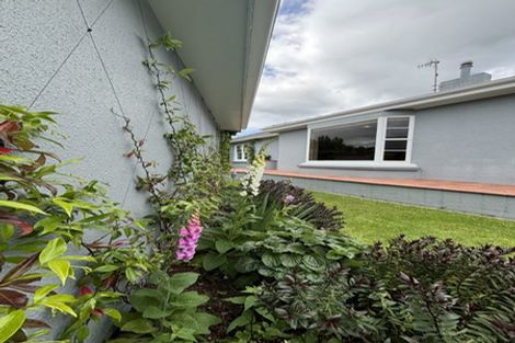Photo of property in 27 Phoenix Avenue, Hokowhitu, Palmerston North, 4410