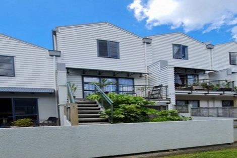 Photo of property in 2/5 Carolina Place, Albany, Auckland, 0632