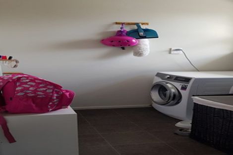 Photo of property in 18 Normandy Place, Henderson, Auckland, 0610