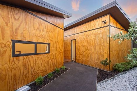 Photo of property in 98 Osborne Street, Waltham, Christchurch, 8011