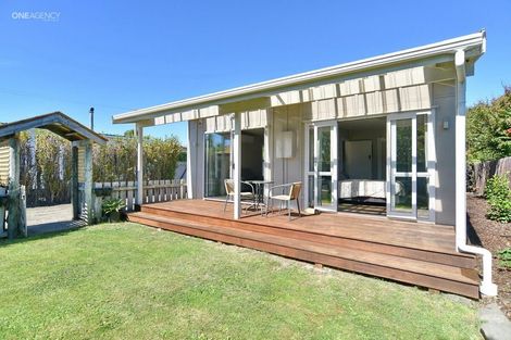 Photo of property in 17 Blake Street, New Brighton, Christchurch, 8061