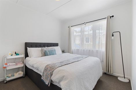 Photo of property in 6 Woodside Road, Massey, Auckland, 0614