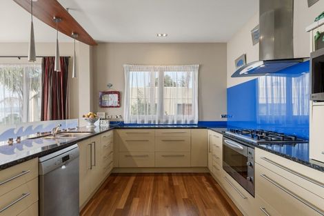 Photo of property in 33 Harbour View Road, Omokoroa, 3114