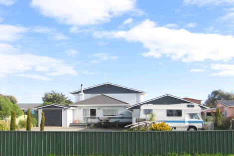 Photo of property in 20 Shortt Street, Foxton Beach, Foxton, 4815