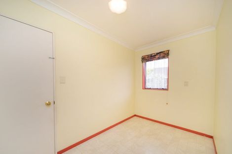 Photo of property in 112 John F Kennedy Drive, Milson, Palmerston North, 4414
