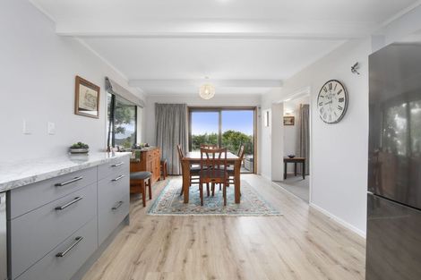 Photo of property in 24 Kereru Street, Waikanae, 5036