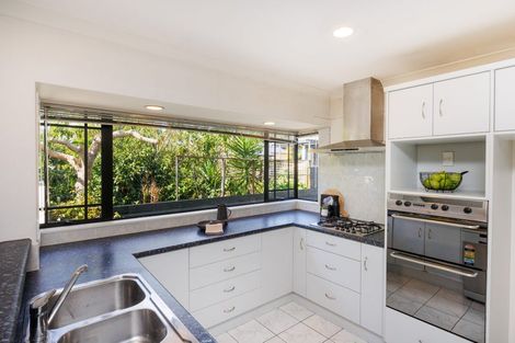 Photo of property in 12 Franklin Avenue, Hokowhitu, Palmerston North, 4410