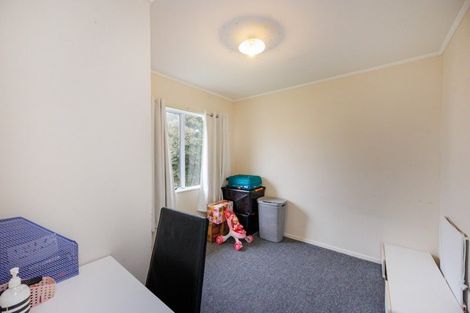 Photo of property in 31 Lydia Place, Kelvin Grove, Palmerston North, 4414