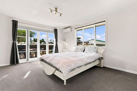Photo of property in 11 Glenbrook Road, Karaka, Papakura, 2580
