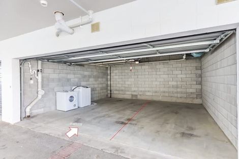 Photo of property in Pirie Street Townhouses, 2/35 Pirie Street, Mount Victoria, Wellington, 6011