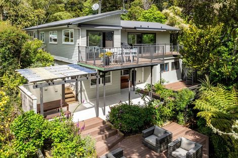 Photo of property in 68 Woodfern Crescent, Titirangi, Auckland, 0604