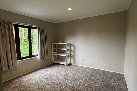 Photo of property in 4 Manutara Avenue, Forrest Hill, Auckland, 0620