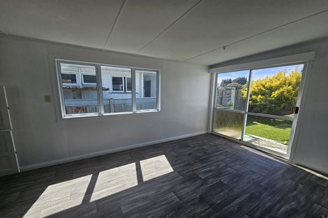 Photo of property in 11a Ruapehu Street, Castlecliff, Whanganui, 4501