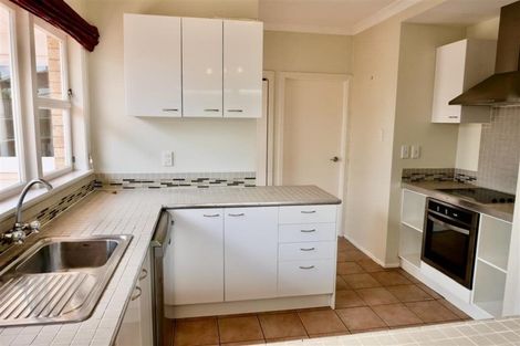 Photo of property in 20 Hillcrest Grove, Hillpark, Auckland, 2102