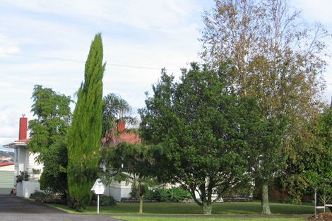 Photo of property in 22 Bradbury Road, Botany Downs, Auckland, 2010