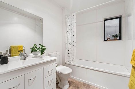 Photo of property in 11b O'halloran Road, Howick, Auckland, 2014