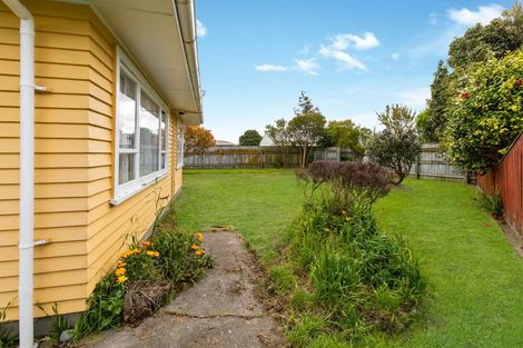 Photo of property in 8 Waterford Place, Westbrook, Palmerston North, 4412