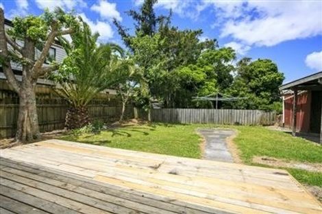 Photo of property in 135 Sunnynook Road, Forrest Hill, Auckland, 0620