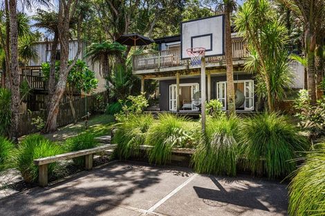 Photo of property in 80 Motutara Road, Muriwai, Waimauku, 0881