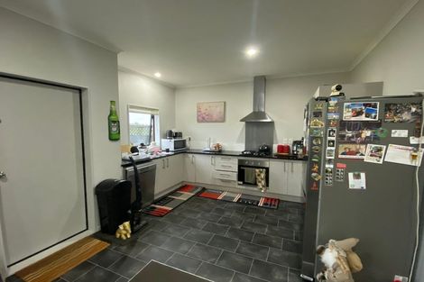 Photo of property in 57 Becker Drive, Weymouth, Auckland, 2103