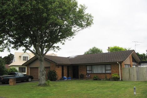 Photo of property in 13 Peridot Place, Conifer Grove, Takanini, 2112