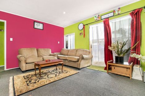 Photo of property in 46 Pukeroa Place, Papakura, 2110