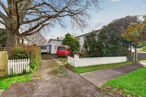 Photo of property in 14 Brandon Road, Glen Eden, Auckland, 0602