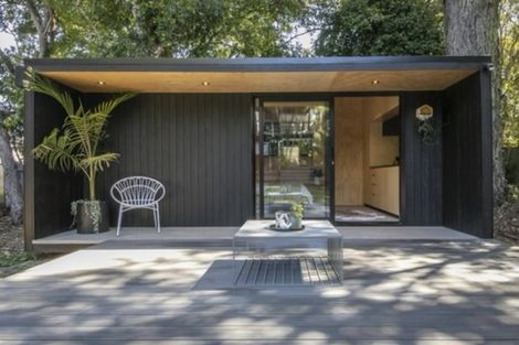 Photo of property in 3 George Avenue, Herald Island, Auckland, 0618