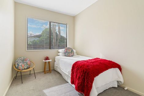 Photo of property in 2/5 Bolina Crescent, Pakuranga, Auckland, 2010