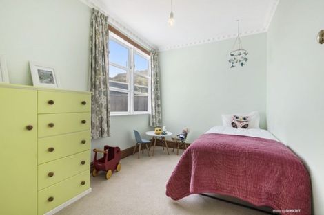 Photo of property in 250 Houghton Bay Road, Houghton Bay, Wellington, 6023