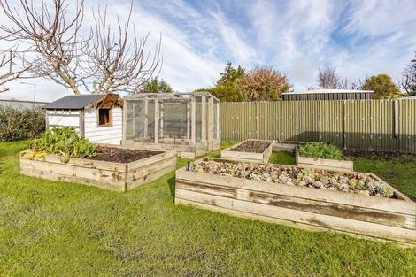 Photo of property in 96 Main North Road, Woodend, 7610