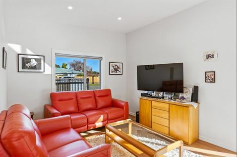 Photo of property in 37 Liverpool Street, Levin, 5510