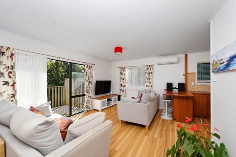Photo of property in 1/19 Pine Avenue, Henderson, Auckland, 0612