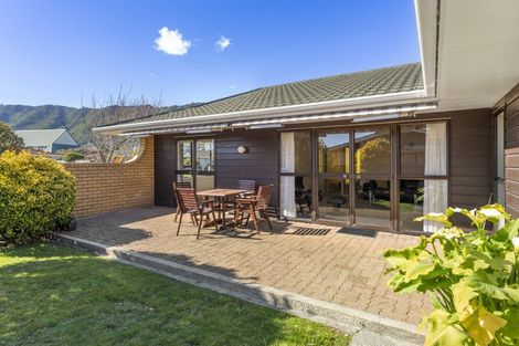 Photo of property in 4 Awanui Drive, Waikanae, 5036