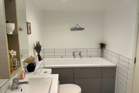 Photo of property in 1/410 The Esplanade, Island Bay, Wellington, 6023